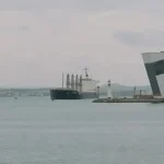 Кораб заседна на входа на Пристанище Бургас